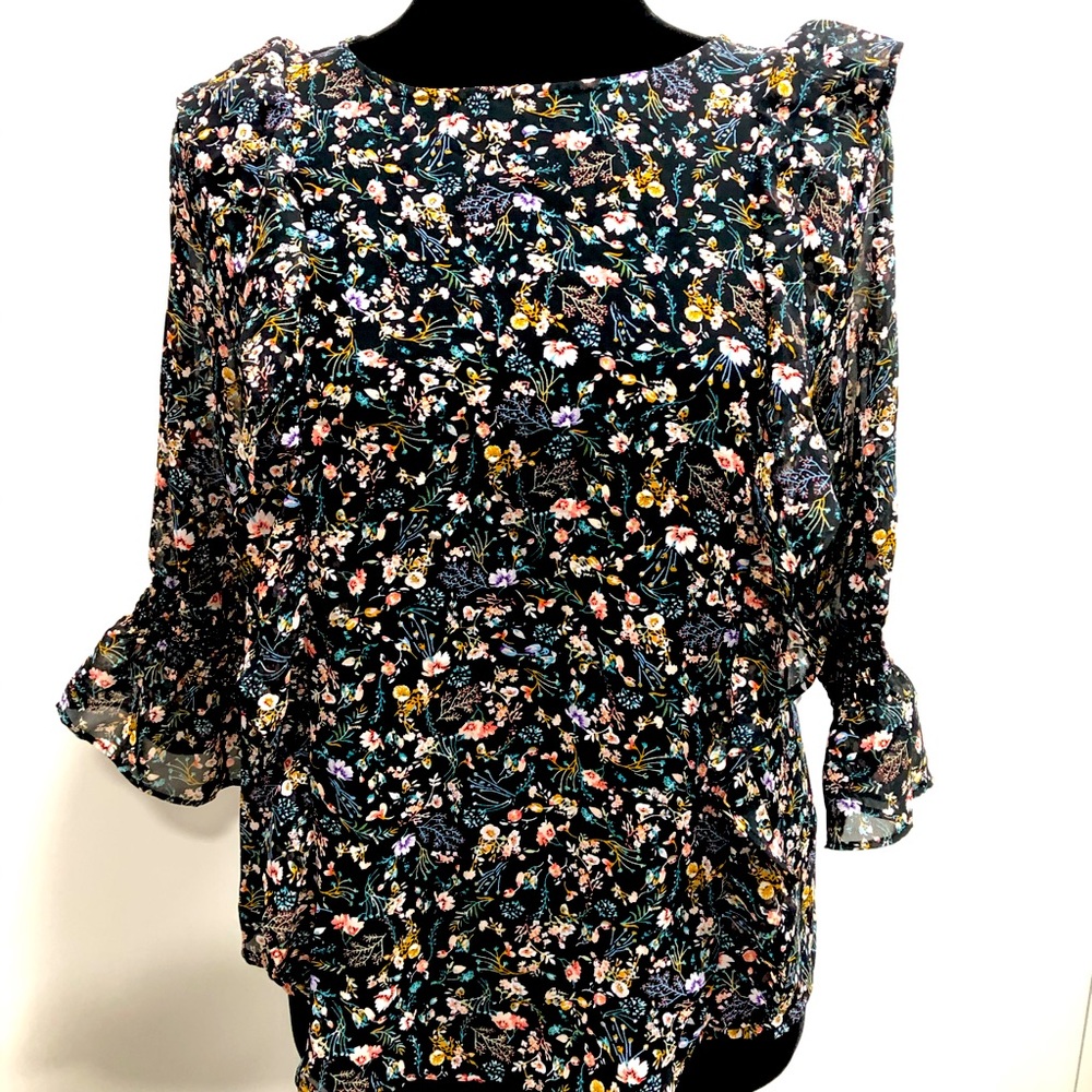 beautiful shirt.  new with tag